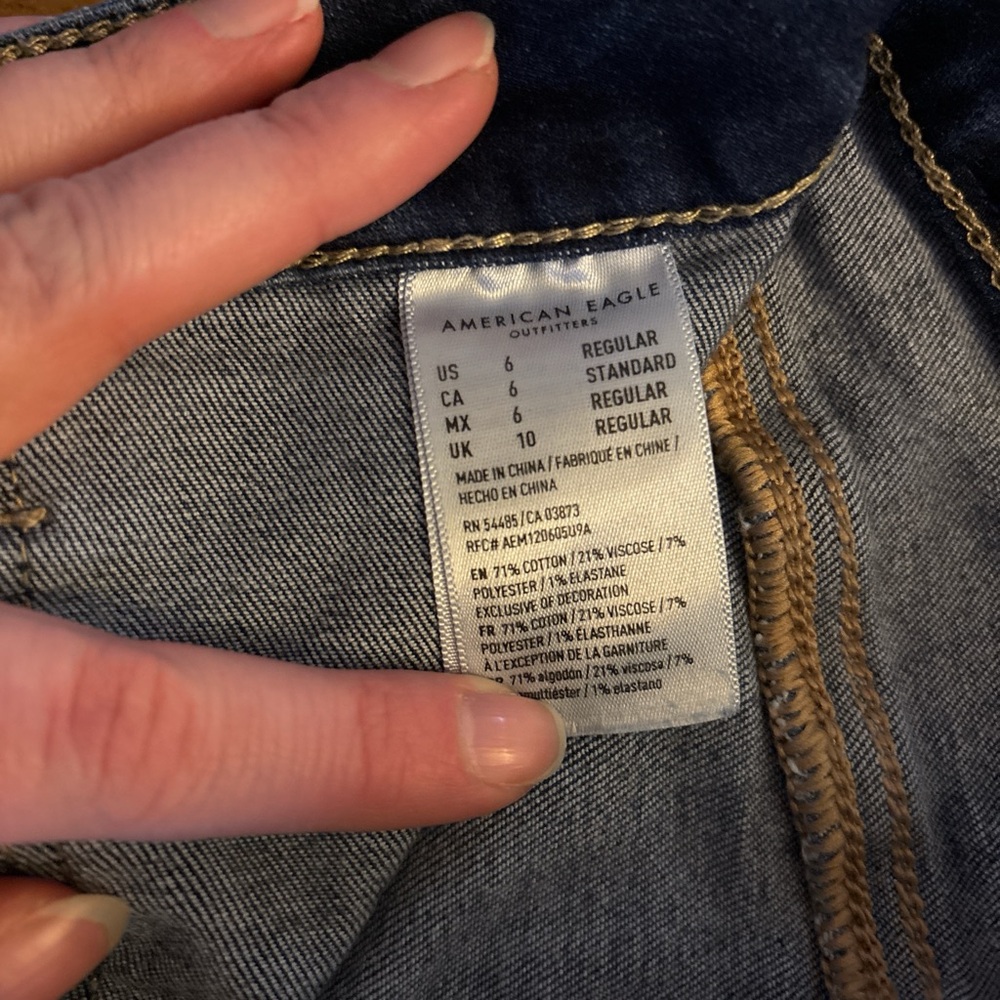 Cropped American Eagle Jeans - Picture 4 of 5